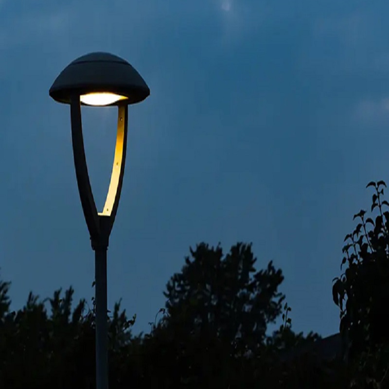 دليل أضواء المتاجر LED: اللومن ودرجة حرارة اللون وأنواع التركيبات 2026